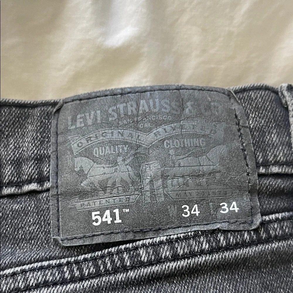 Men’s Levi's Dark Gray 541 Jeans - Picture 2 of 3